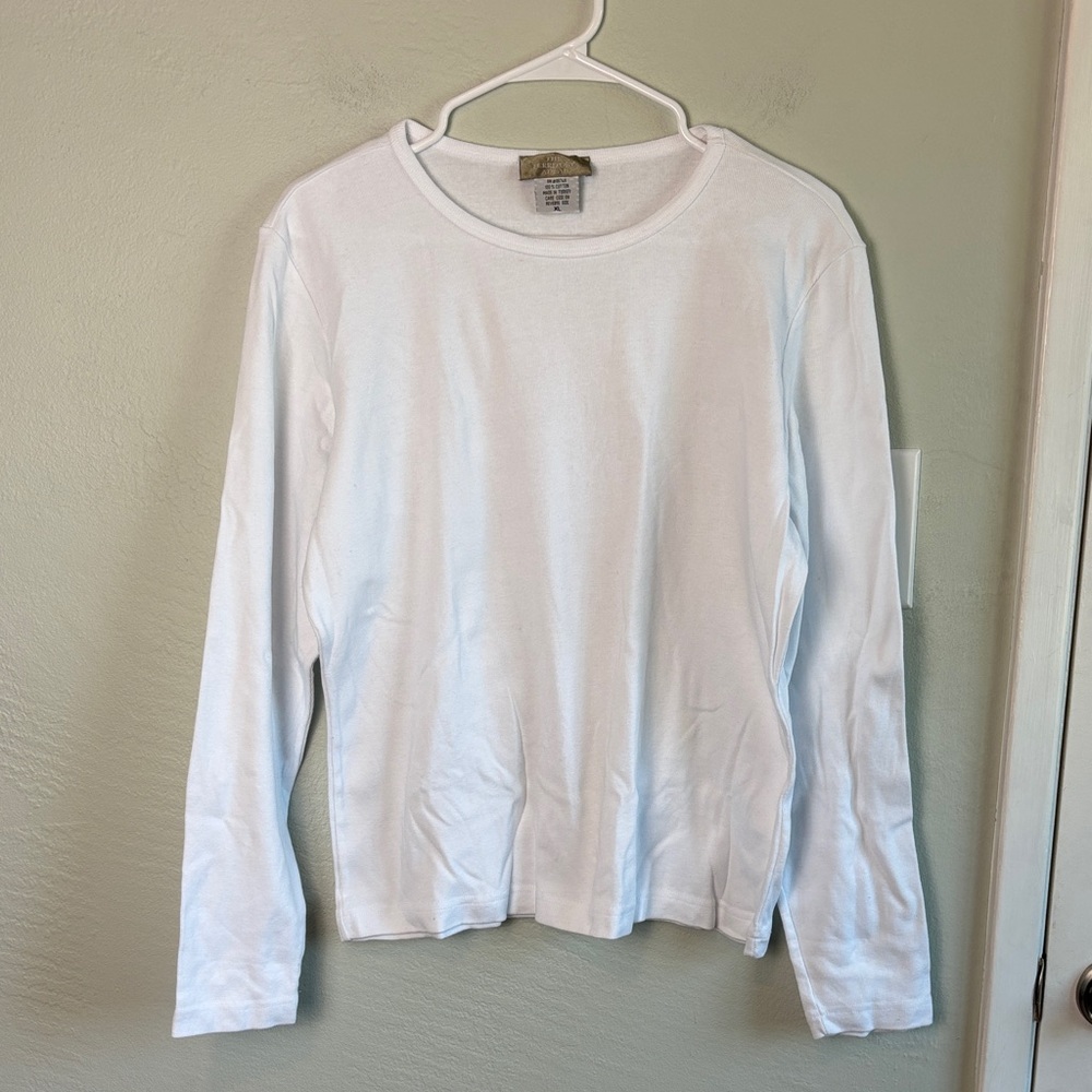 Bundle 2 for $30! Territory Ahead White Crew Neck Long Sleeve Tee XL